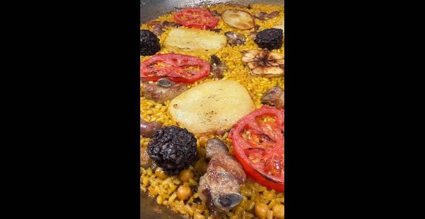 Receta de _comeydisfruta_: Arroz al horno en paella