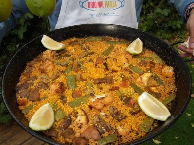 Receta fácil de arroz con col, bacalao y rebollones