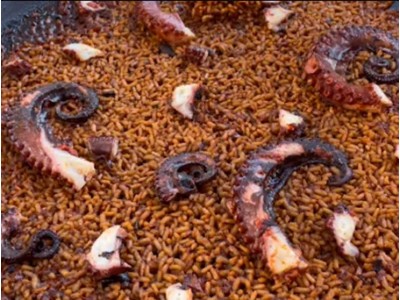 Receta de @cherenayuso: paella de pulpo, sobrasada y ajo negro